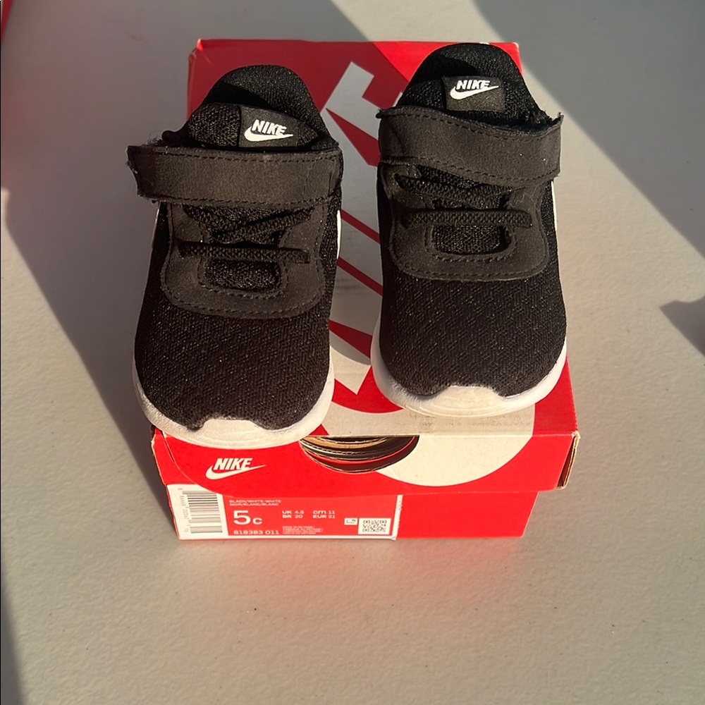 Nike Tanjun